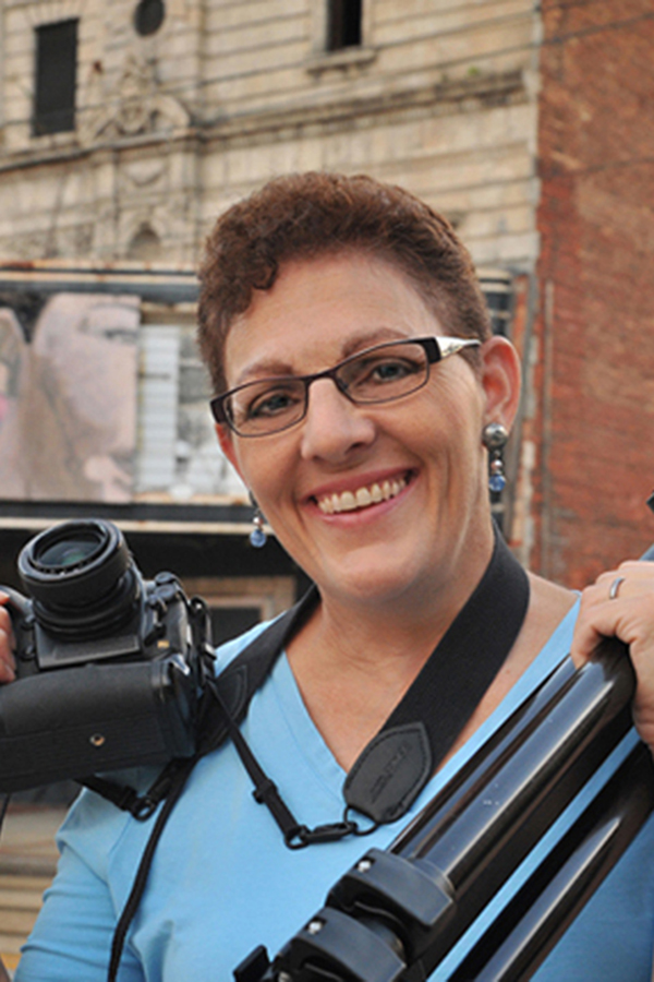 Award-Winning Photographer and Author Amy Davis to give Presentation in Elmhurst