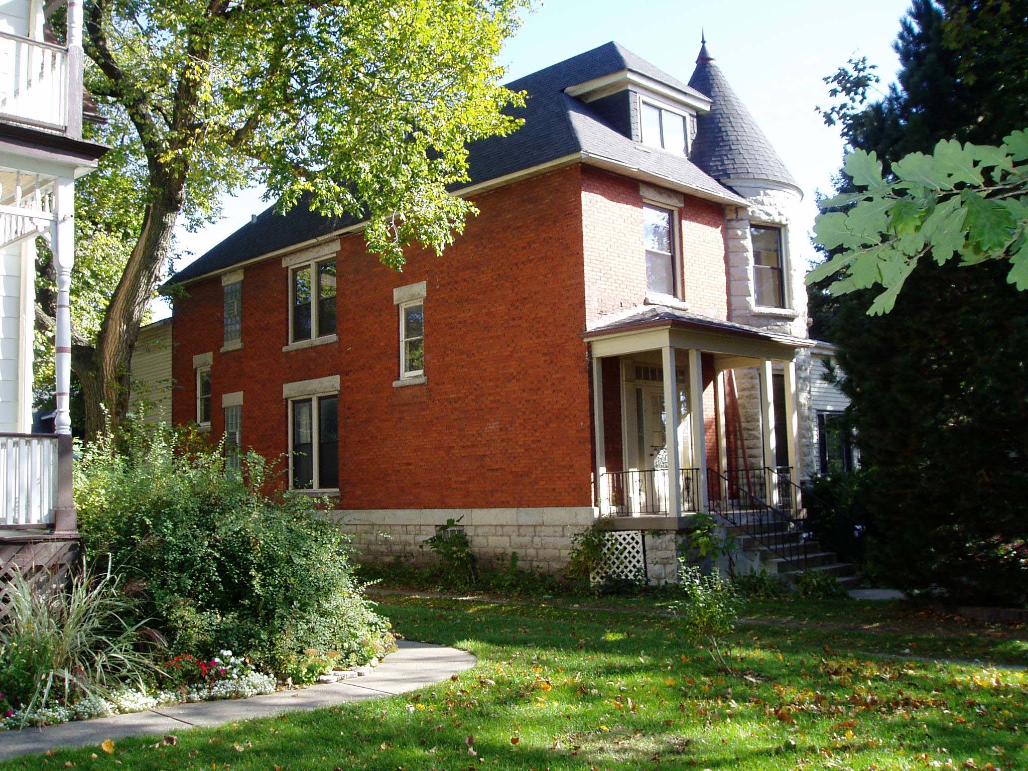 Uncover Clues to Your Home’s History during May 7th Workshop at Elmhurst History Museum